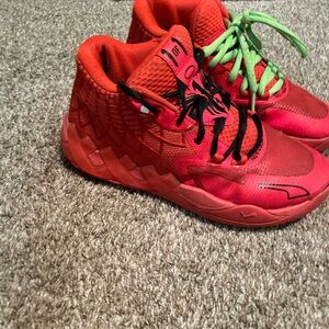 Lamelo sneakers size 6